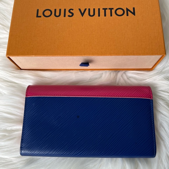 Louis Vuitton Epi twist lock wallet in color block blue/pink in EUC - Picture 3 of 10